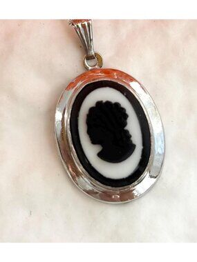 Black & White Cameo Oval Sterling Silver 925 Vintage Pendant Necklace - 18"